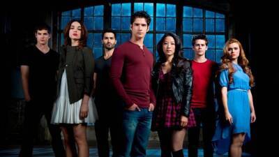‘Teen Wolf’: Tyler Posey Is Back But Not All Original Cast Members Are Returning For Paramount+ Revival Movie - deadline.com - county Posey - county Jeff Davis