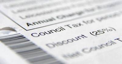 Council faces ‘incredibly difficult’ task to pay government £150 handout to 30,000 households who do not pay bills by direct debit - www.manchestereveningnews.co.uk