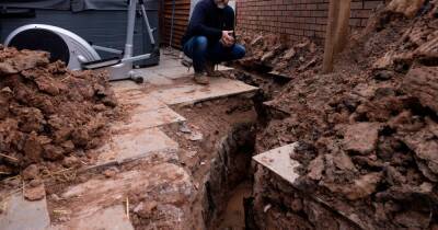 Family left with 30 metre trench outside home after following United Utilities advice - www.manchestereveningnews.co.uk
