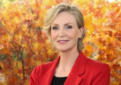 Jane Lynch Reflects On Getting ‘One More Chance’ At Sobriety Following Her Relapse - etcanada.com - Britain