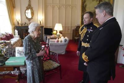 Queen Elizabeth Quips She ‘Can’t Move’ Too Much - etcanada.com - Britain - Spain - Estonia