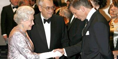 Daniel Craig Reveals a Joke Queen Elizabeth Made About His Face - www.justjared.com