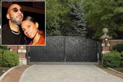 Alicia Keys - Swizz Beatz - New Jersey - Andy Warhol - Jean Michel Basquiat - Alicia Keys and Swizz Beatz ink deal to sell $10M New Jersey pad - nypost.com - New Jersey - Egypt