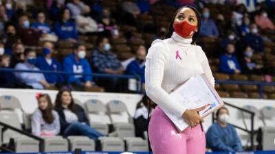 Basketball Coach Sydney Carter Perfectly Shut Down Criticism Over Her Pink Leather Pants - glamour.com