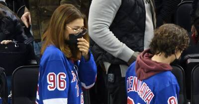 Zendaya and Tom Holland Wear Jerseys With Each Other’s Names at New York Hockey Game - www.usmagazine.com - New York - New York - Jersey - Detroit