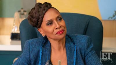 Molly Shannon - Michael Showalter - Vanessa Bayer - Matt Rogers - Jenifer Lewis - First Look at Jenifer Lewis in Vanessa Bayer's 'I Love That for You' (Exclusive) - etonline.com - Los Angeles - county Lewis - county Bay