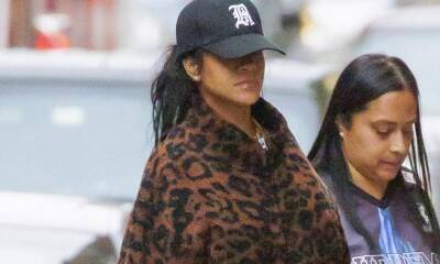 Rihanna shows off her growing baby bump in leopard print coat - us.hola.com - Los Angeles - New York