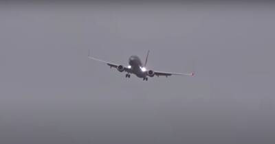 Storm Eunice - Dramatic moment pilot aborts landing at Manchester Airport as Storm Eunice batters UK - manchestereveningnews.co.uk - Britain - Manchester - Rome - county Isle Of Wight - city Venice