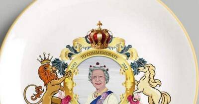 Thousands of Royal Jubilee memorabilia plates have an awkward typo and could be worth £291,000 - www.manchestereveningnews.co.uk - Britain - China
