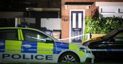 Large cordon in place and forensics at scene amid reports of serious incident in Pendlebury - www.manchestereveningnews.co.uk - Manchester