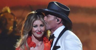 Faith Hill reveals 'difficult' living situation without her and Tim McGraw's daughters - www.msn.com - Chicago - Nashville
