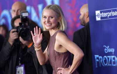 Kristen Bell apologises to fan after he watches sex scene with his mum in the room - www.nme.com