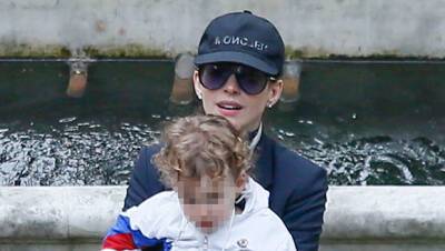 Anne Hathaway Holds Sweet Son Jack, 2, On Outing In Rome — Rare Photos - hollywoodlife.com - New York - county Jack - state Connecticut - Rome