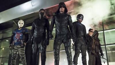 ‘Arrow’ Star Stephen Amell Shoots Back At ‘Peacemaker’ Season Finale Diss - deadline.com