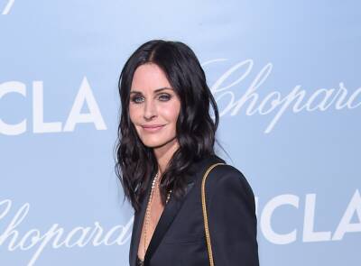 Courteney Cox Reflects On ‘Looking Really Strange’ Following Cosmetic Procedures - etcanada.com