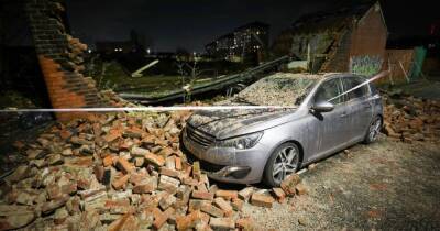 Dad and kids 'traumatised' after brick wall crushes car during Storm Franklin - www.manchestereveningnews.co.uk - Manchester - Washington - Washington