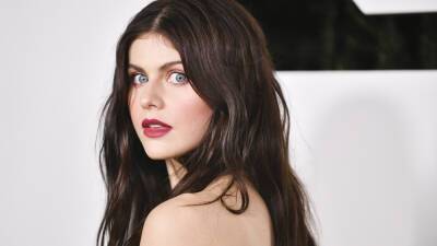 Alexandra Daddario - Andrew Form - Mike White - ‘White Lotus’ star Alexandra Daddario’s home targeted by Colorado man with gun, leads to arrest - foxnews.com - Los Angeles - Los Angeles - Hollywood - Hawaii - Colorado