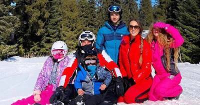 Peter Andre - Emily Macdonagh - Emily Andre - Princess Andre - Peter and Emily Andre pose with all four kids for unique family ski photo - ok.co.uk - France - Bulgaria