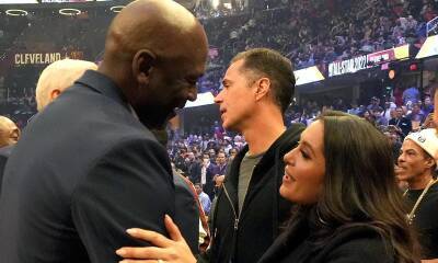 Vanessa Bryant and Michael Jordan share a sweet moment and hug at the NBA All-Star game - us.hola.com - Jordan - county Cleveland