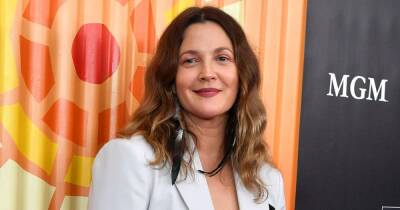 Drew Barrymore Uses This ‘Cult Classic’ Anti-Aging Treatment Every Week - www.usmagazine.com - Poland