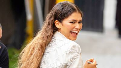 Zendaya Laughs After Falling Down Tripping On Restaurant Step In Paparazzi Video - hollywoodlife.com - New York - Italy