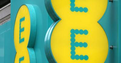 EE warns customers over monthly increases on their phone bills - www.manchestereveningnews.co.uk - Britain - Eu