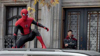 ‘Spider-Man’ Stars Re-create Iconic Meme To Promote Digital & Blu-Ray ‘No Way Home’ Release - deadline.com