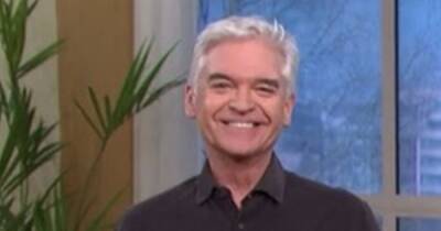 Phillip Schofield's wife and daughters surprise him with sweet gift at This Morning - www.ok.co.uk