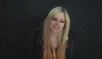 Avril Lavigne - Mark Hoppus - Love Sux - Avril Lavigne Teases Musician Cameos In Her ‘Sk8ter Boi’ Movie: ‘I’m Really Excited’ - etcanada.com - Canada