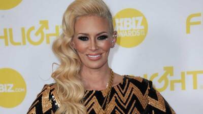 Jenna Jameson Returns Home From Hospital But Is 'Still in a Wheelchair' - www.etonline.com