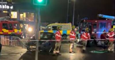 Two women taken to hospital after five hurt in crash at busy junction - manchestereveningnews.co.uk - Manchester