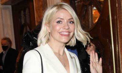 Holly Willoughby wows with lookalike sister Kelly on fun night out - hellomagazine.com - Britain