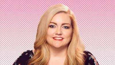 Colleen Hoover Isn't Sure How She Became TikTok's Favorite Writer, But She's Enjoying the Ride - www.glamour.com - New York - New York