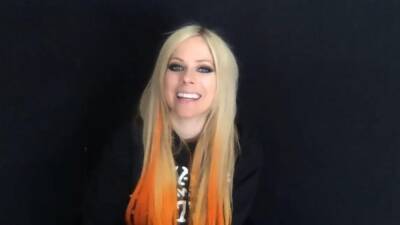 Lauren Zima - Travis Barker - Avril Lavigne - Olivia Rodrigo - Avril Lavigne on Relating to Olivia Rodrigo and Working With Travis Barker and Machine Gun Kelly (Exclusive) - etonline.com