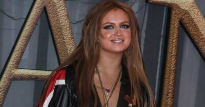 EastEnders’ Maisie Smith dons leather outfit for premiere with lookalike sister and mum - www.ok.co.uk - USA - county Hall