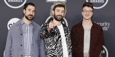 AJR Pop Band Cancel Russia Tour Dates Over Ukraine Attack - www.justjared.com - Ukraine - Russia - city Moscow