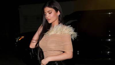 Kylie Jenner Seen In 1st Photos Since Giving Birth To Son Wolf Wears Fitted Black Leggings - hollywoodlife.com - Los Angeles