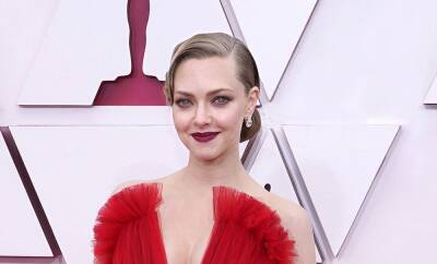 Amanda Seyfried Reacts To An Old Photo From Her First Red Carpet At ‘Mean Girls’ Premiere: ‘I Did Not Have A Stylist’ - etcanada.com - county Holmes