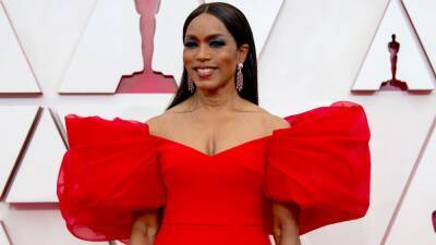 2022 NAACP Awards: Angela Bassett Reacts to Forgetting One of Her Children's Name During Speech (Exclusive) - www.etonline.com