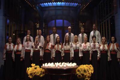 ‘SNL’ begins first show in a month with Ukrainian choral performance in display of solidarity - nypost.com - Ukraine