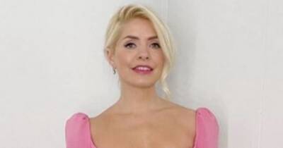 Holly Willoughby dazzles in a plunging pink dress for Dancing On Ice - www.ok.co.uk