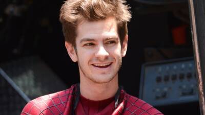 Seth Meyers - Andrew Garfield - Tobey Maguire - No Way Home - Andrew Garfield Insists He Didn't Wear a Fake Butt in Spider-Man: No Way Home - glamour.com