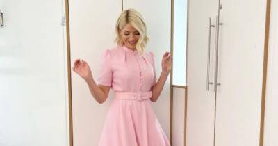 Holly Willoughby leaves fans 'obsessed' with Grease-inspired look as she makes ITV This Morning return - www.manchestereveningnews.co.uk