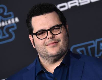 Josh Gad Accidentally Took Sleep Meds Before Shooting ‘Curb Your Enthusiasm’: ‘I Had The Best Time’ - etcanada.com
