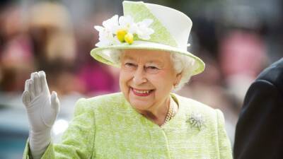 Queen Elizabeth Marks Historic 70 Years on the British Throne Ahead of Platinum Jubilee Celebrations - www.etonline.com - Britain - city Sandringham