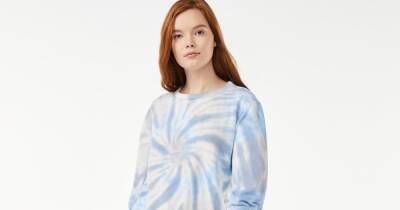 The Only Place to Buy This Amazing Tie-Dye Sweatshirt — Now Just $6 - www.usmagazine.com - France