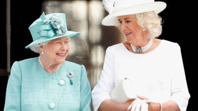 Queen Elizabeth Sincerely Wishes Camilla Become 'Queen Consort' When Charles Ascends the Throne - www.etonline.com - London
