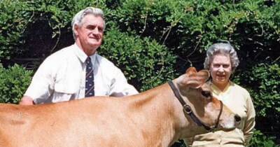 Inside the Queen’s unlikely decade-long friendship with farmer she met when he criticised her cows - www.ok.co.uk - New Zealand - Jersey