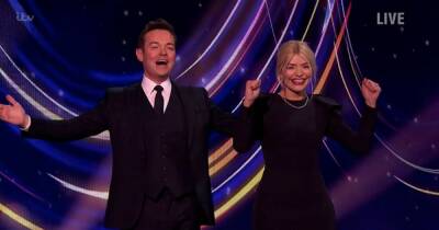Dancing On Ice fans go wild as Holly Willoughby and Stephen Mulhern reunite on TV after 16 years - www.ok.co.uk