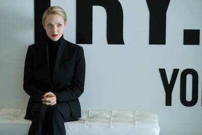 William H.Macy - Amanda Seyfried - Dylan Minnette - Michaela Watkins - Laurie Metcalf - Sam Waterston - Alan Ruck - Kate Burton - Amanda Seyfried channels embattled Theranos founder Elizabeth Holmes in ‘Dropout’ teaser - nypost.com - county Holmes - city Elizabeth, county Holmes
